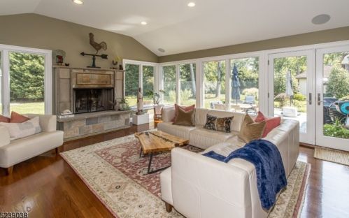 1019 Smt Ave, Westfield NJ 07090-3221 exterior