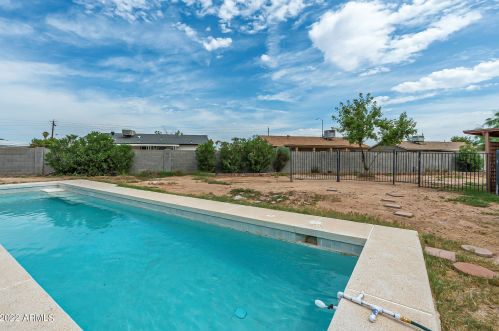 18025 31st Dr, Phoenix AZ  85053-1601 exterior