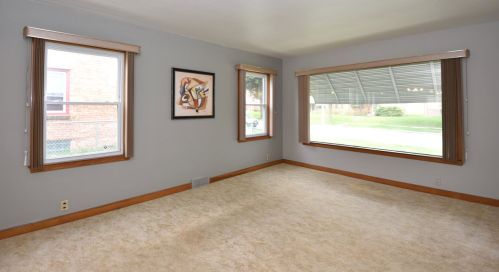 4962 24th Pl, Milwaukee, WI 53209-5614