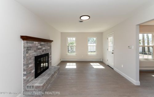 523 Holmes Ave, Lacey NJ  08731-1509 exterior