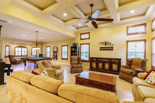 6911 Livingston Wood Ln, Naples FL 34109-3833 exterior