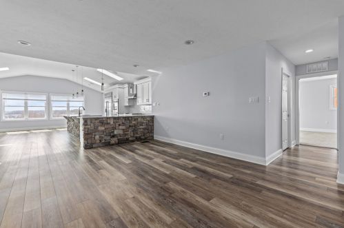 5547 Glass Rd, Pittsburgh PA  15205-9435 exterior