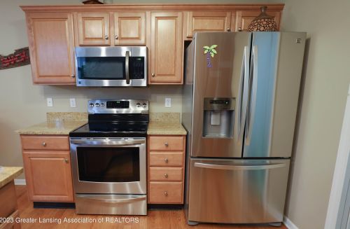 5955 Coleman Rd, East Lansing MI 48823-9763 exterior