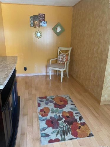 42 Mineola Ave, Valley Stream NY  11580-5908 exterior