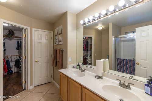 8885 Majestic Mountain Dr, Tucson AZ 85742-4503 exterior