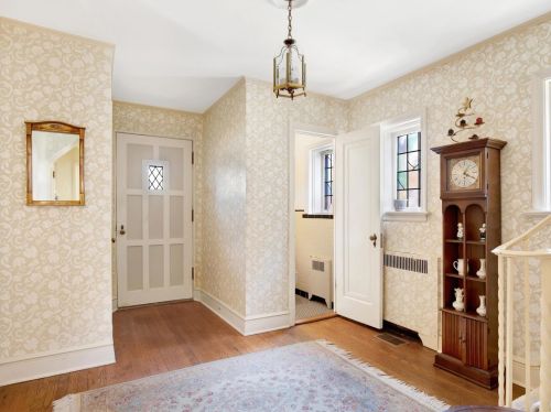 7442 Cromwell Dr, Saint Louis MO 63105-2919 exterior