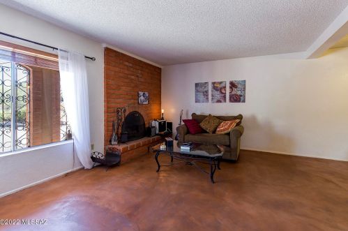 1424 Chapala Dr, Tucson AZ  85704-2037 exterior