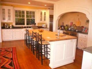 609 34th Ave, Seattle WA  98122-6409 exterior