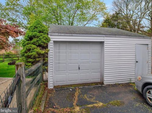 212 Vly Vw Rd, Media PA 19063-1356 exterior