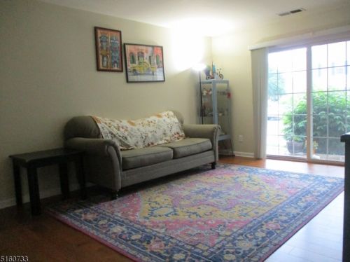 86 Williamson Ct, Bridgewater NJ  08807-5642 exterior