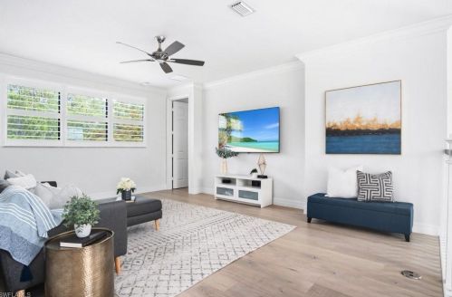 3415 Pacific Dr, Naples FL 34119-8664 exterior