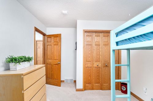 1525 42nd Ave, Duluth MN 55804-2127 exterior