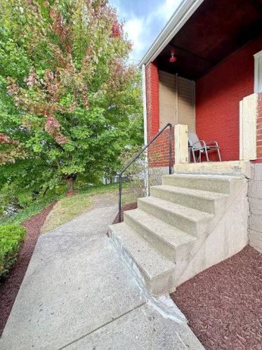 1839 Homestead Duquesne Rd, Pittsburgh, PA 15122-3704