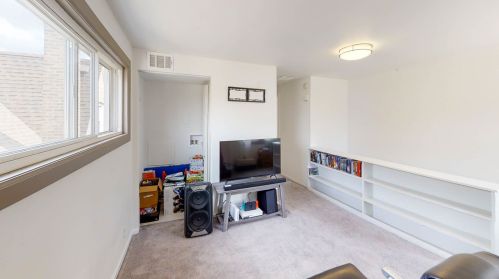 2916 Meade Ave, Chicago IL 60634-5024 exterior