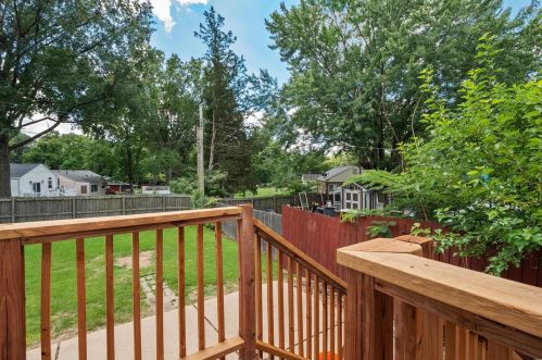 9562 Ldg Pole Ln, Saint Louis MO 63126-2160 exterior