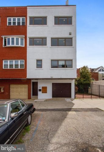 611 Howard St, Philadelphia, PA 19147-2427