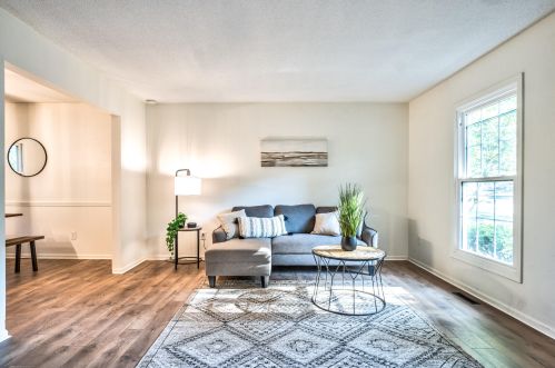 1202 Sprucebrook Dr, Kalamazoo MI 49048-5814 exterior