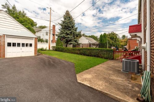 823 Helen Ave, Lancaster PA 17601-4508 exterior