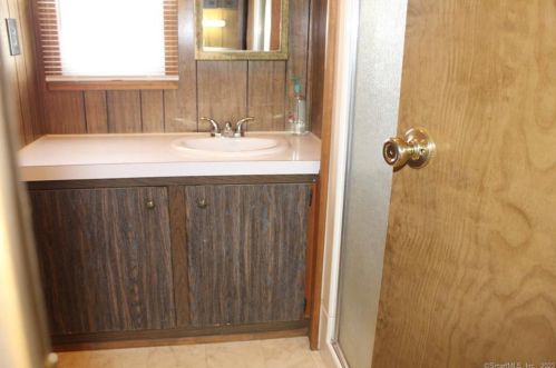 21 Country Clb Trl, Deep River CT 06419-1208 exterior