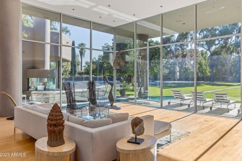 2111 Colter St, Phoenix AZ  85015-2821 exterior