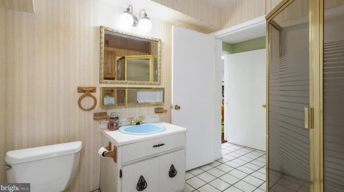 1078 Corn Crib Dr, Huntingdon Valley PA 19006-3306 exterior