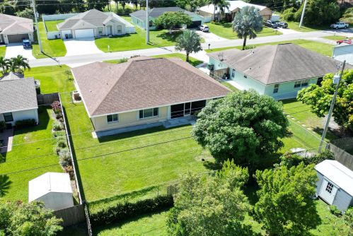 1249 Hunnicut Ave, Fort Pierce, FL 34953-5337