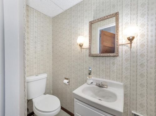 3016 Landis St, Pittsburgh PA 15204-1716 exterior