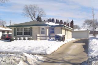 5932 99th St, Milwaukee, WI 53225-2557