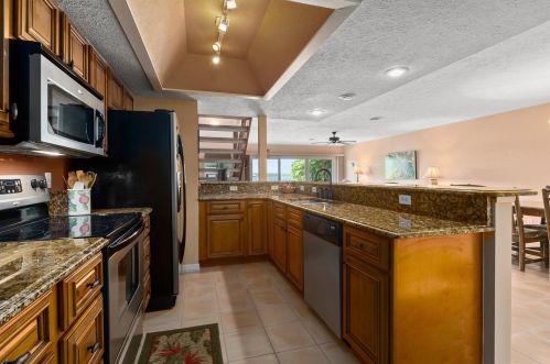 2428 Harbour Cove Dr, Fort Pierce FL  34949-1515 exterior