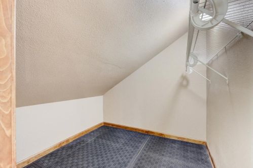 2024 55, Milwaukee WI 53220-2045 exterior