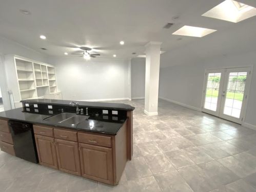 27114 Paula Ln, Conroe TX 77385-9050 exterior