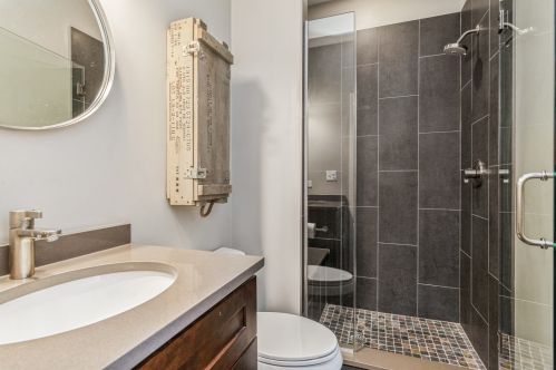 4123 Ridgeway Ave, Chicago IL 60618-2120 exterior