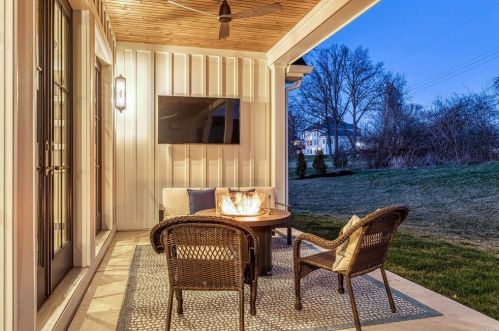 100 Ladue Meadows Ln, Saint Louis MO 63141-7503 exterior