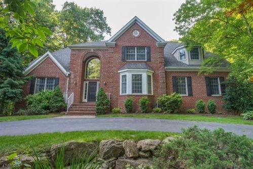 9 Nottingham Way, Dover, NJ 07869-2623