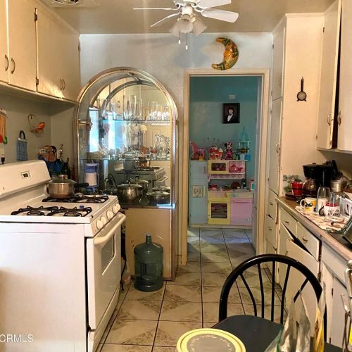 372 H St, Oxnard CA 93030-4824 exterior