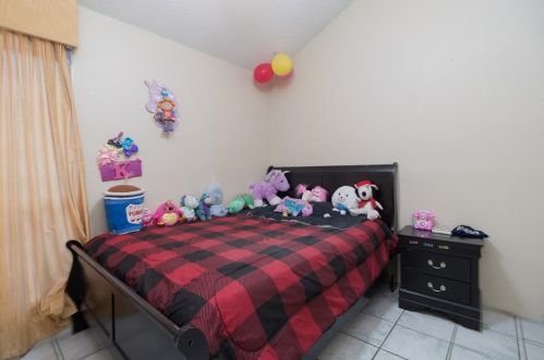 7002 Foxvalley Ln, Humble TX exterior