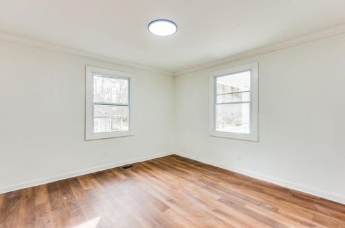 1896 Bonniview St, Atlanta GA 30310-4924 exterior