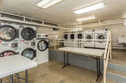 510 Dubois Ave, Valley Stream NY 11581-3230 exterior