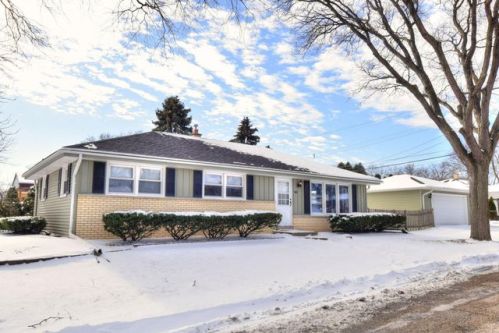 11605 Garfield Ave, Milwaukee, WI 53226-2117