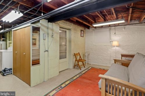 4417 Fessenden St, Washington DC 20016-4243 exterior