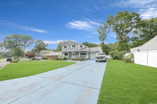 397 Johnson Ave, Hauppauge, NY 11779-6116