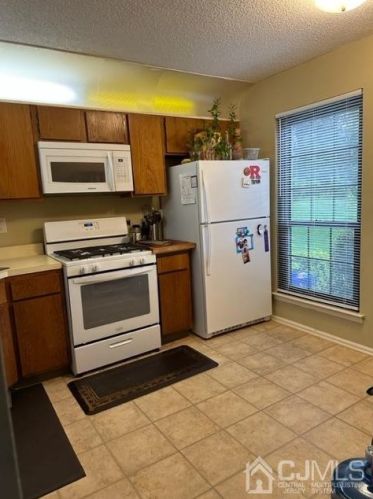 549 Manchester Ct, Piscataway NJ  08854-6221 exterior