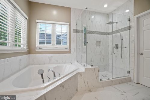 6802 Morning Brk Ter, Alexandria VA 22315-6117 exterior