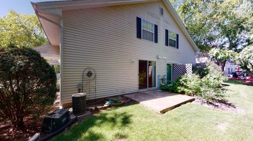 238 Butternut Ln, Streamwood IL 60107-2259 exterior