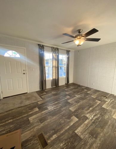 29 Hazel Dr, Concord NH 03301-3426 exterior