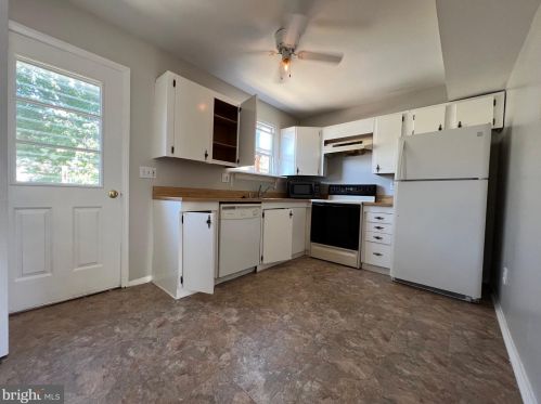 458 Mainview Ct, Glen Burnie MD 21061-6120 exterior