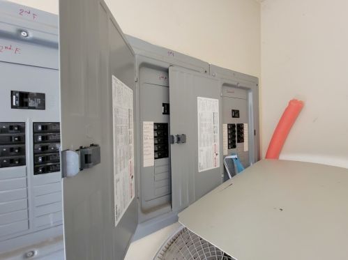 1648 Central Park Ave, Chicago IL 60647-5964 exterior