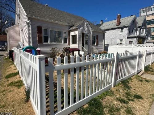 65 Ashland Ave, Town Center, NJ 07052-5514