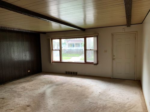 906 Vine St, Joliet, IL 60435-4639