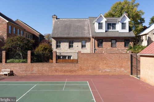 411 Fairfax St, Alexandria VA 22314-3809 exterior